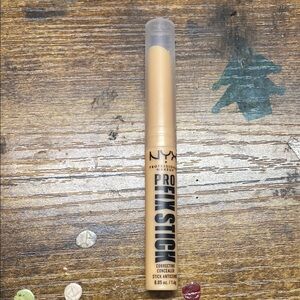 NYX Pro Conceal Stick in Gold